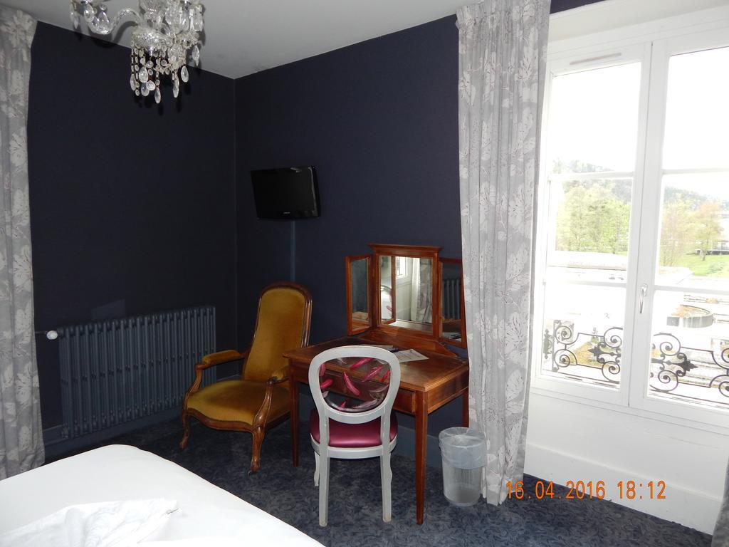 Homtel Le Parc Hotel Allevard Exterior photo