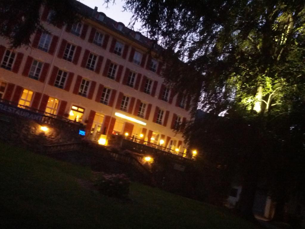 Homtel Le Parc Hotel Allevard Exterior photo